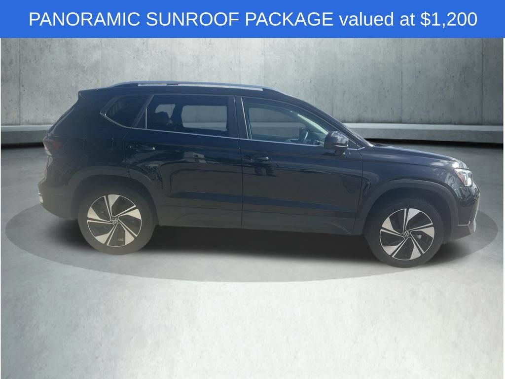 Used 2026 Volkswagen Taos SE w/ Panoramic Sunroof Package AWD/4WD image 4