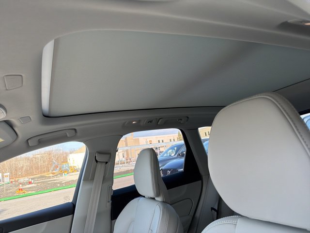New 2026 Volvo XC60 T8 Ultra w/ Protection Package Premier AWD/4WD image 17