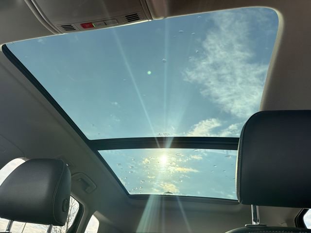 Used 2023 Volkswagen Taos SE w/ Panoramic Sunroof Package image 23