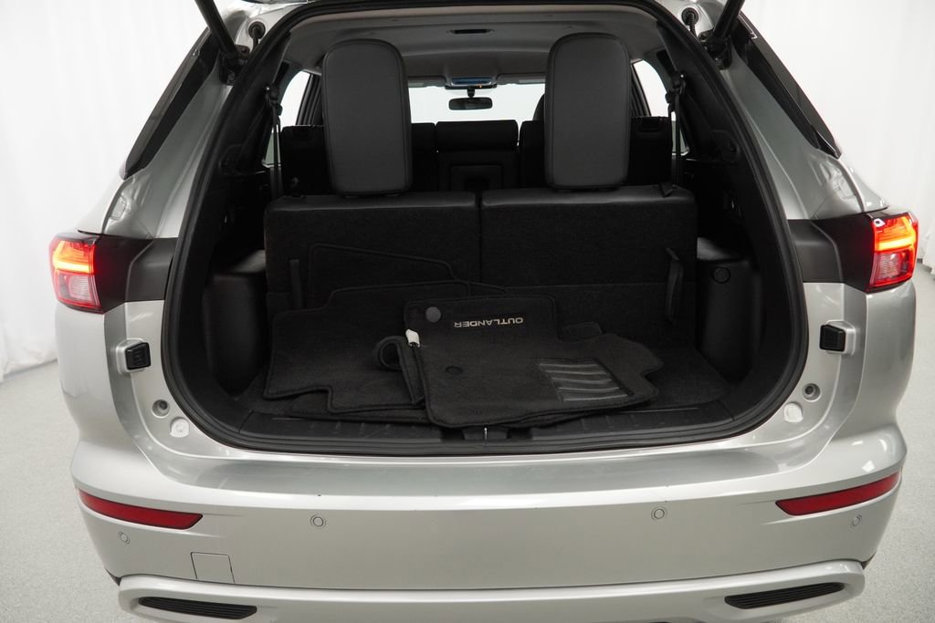 Used 2024 Mitsubishi Outlander SE image 45