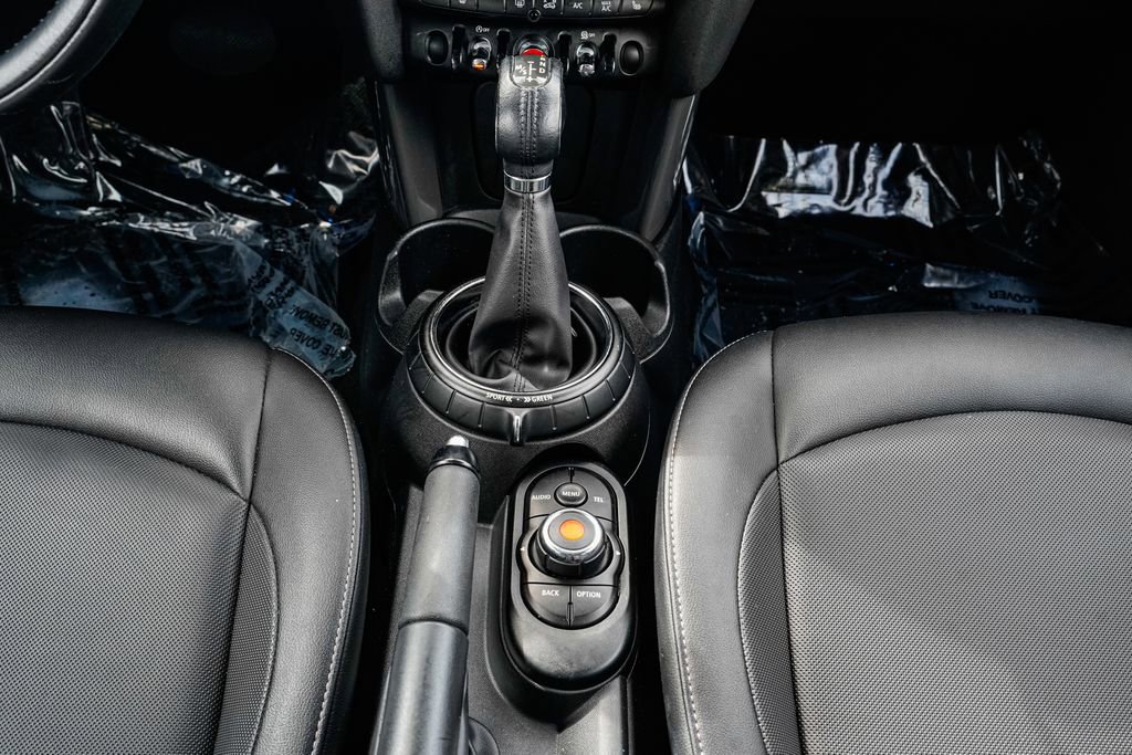 Used 2016 MINI Cooper 4-Door Hardtop image 14