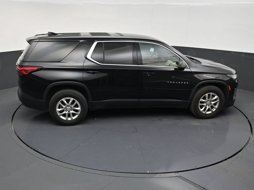 Used 2023 Chevrolet Traverse LS FWD image 17