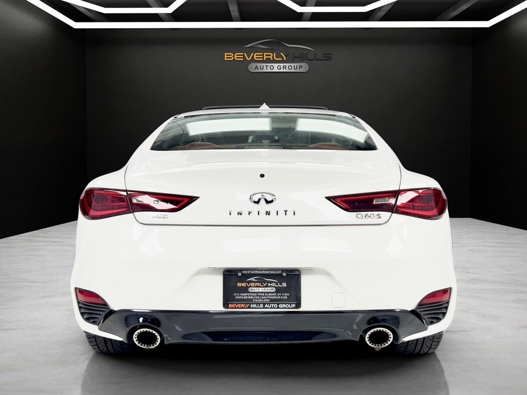 Used 2018 INFINITI Q60 Red Sport 400 w/ Sensory Package 3.0T Sport AWD/4WD image 4