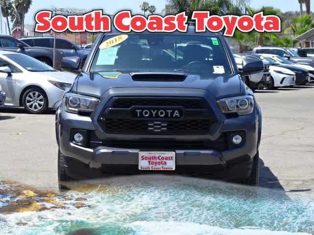 Used 2018 Toyota Tacoma TRD Sport RWD image 3