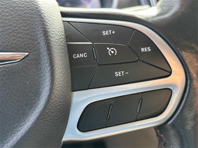 Used 2020 Chrysler Pacifica Touring-L image 33