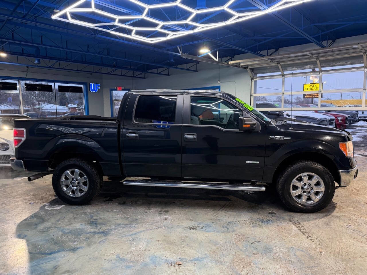 Used 2014 Ford F150 XLT w/ XTR Package image 8