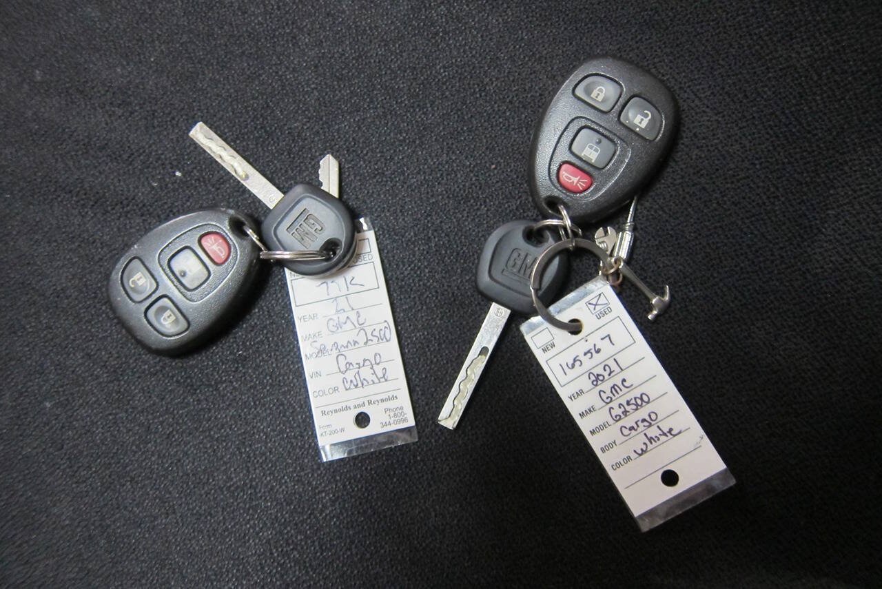 Used 2021 GMC Savana 2500 w/ Driver Convenience Package RWD image 15