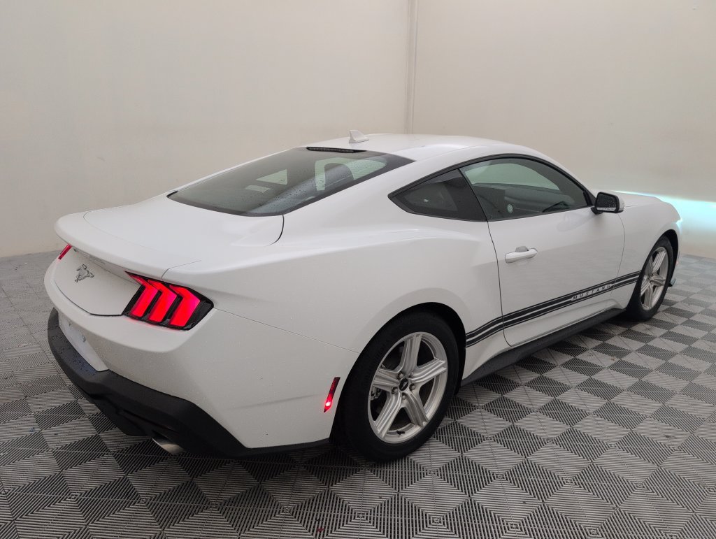 Used 2026 Ford Mustang Premium RWD image 3