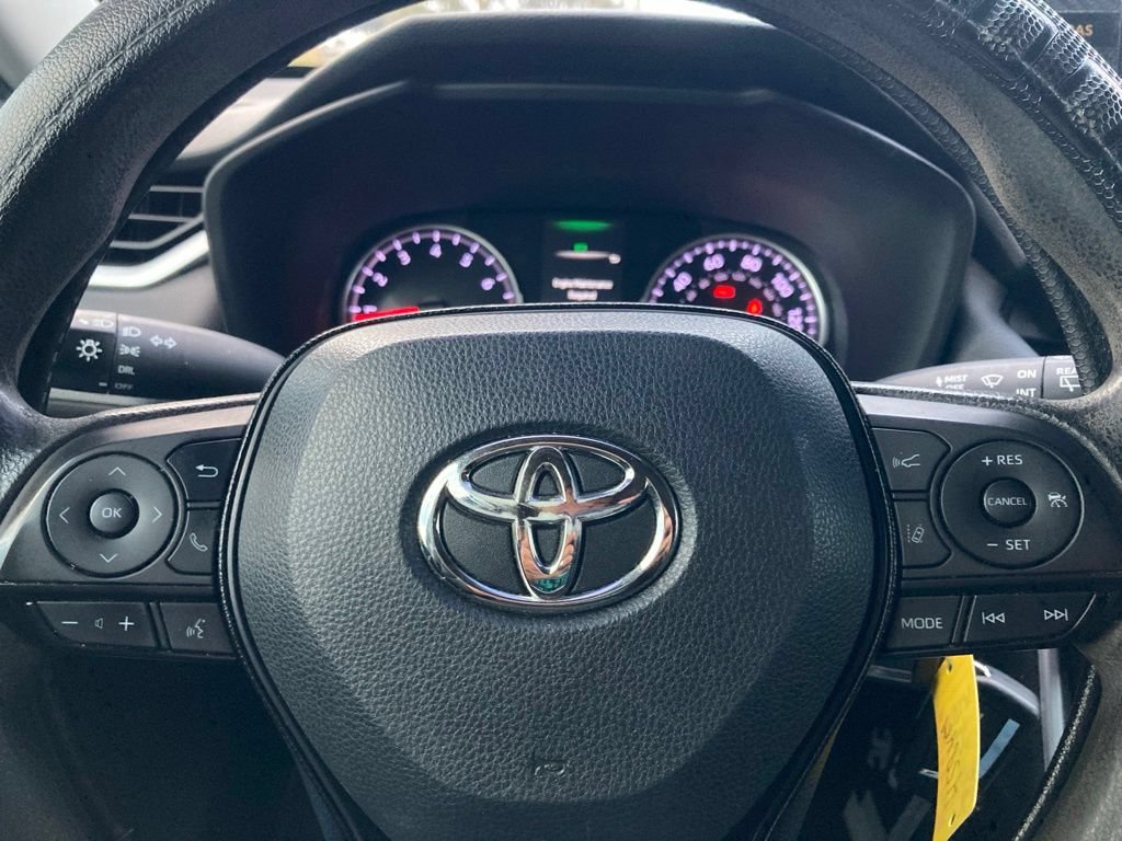 Certified 2021 Toyota RAV4 LE FWD image 17