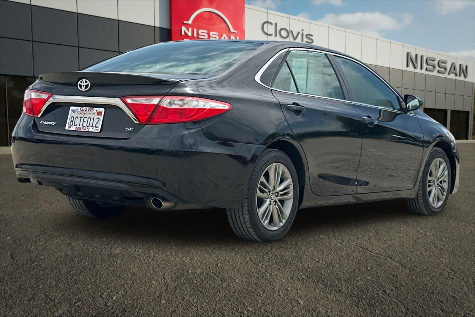 Used 2016 Toyota Camry SE FWD image 3