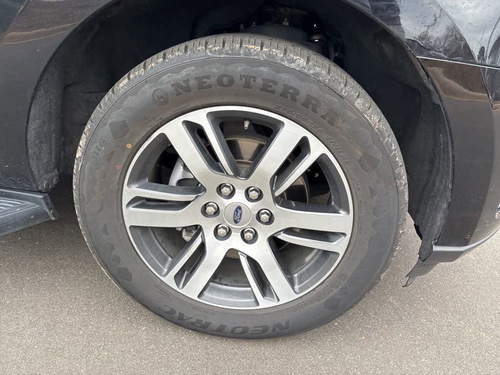 Used 2024 Ford Expedition Limited image 11