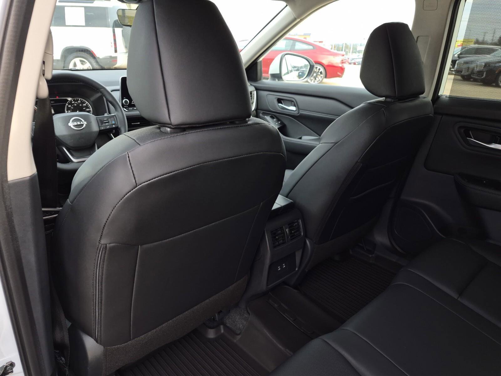 Used 2026 Nissan Rogue SV w/ SV Premium Package image 27