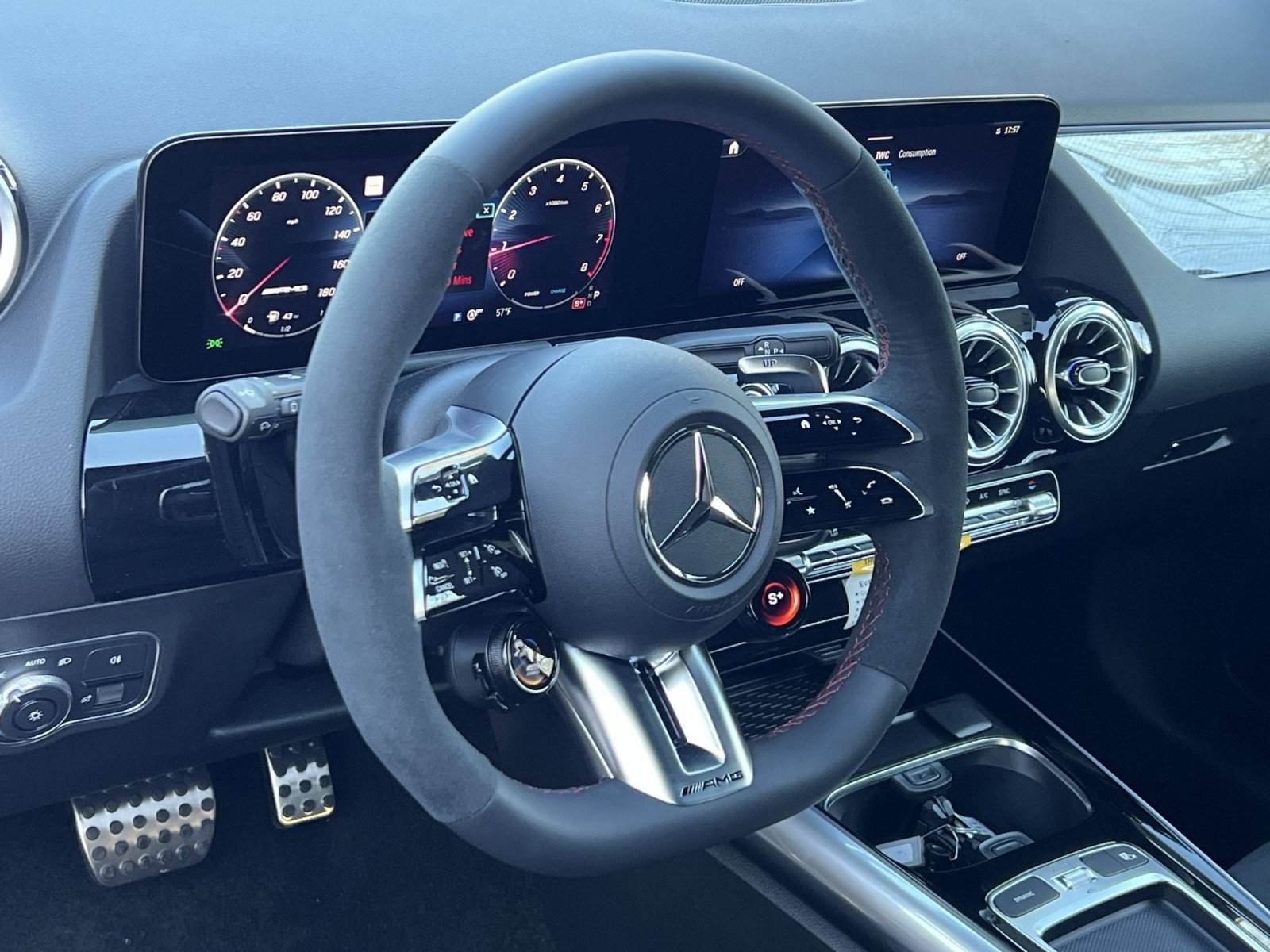 New 2026 Mercedes-Benz GLA 35 AMG 4MATIC image 14