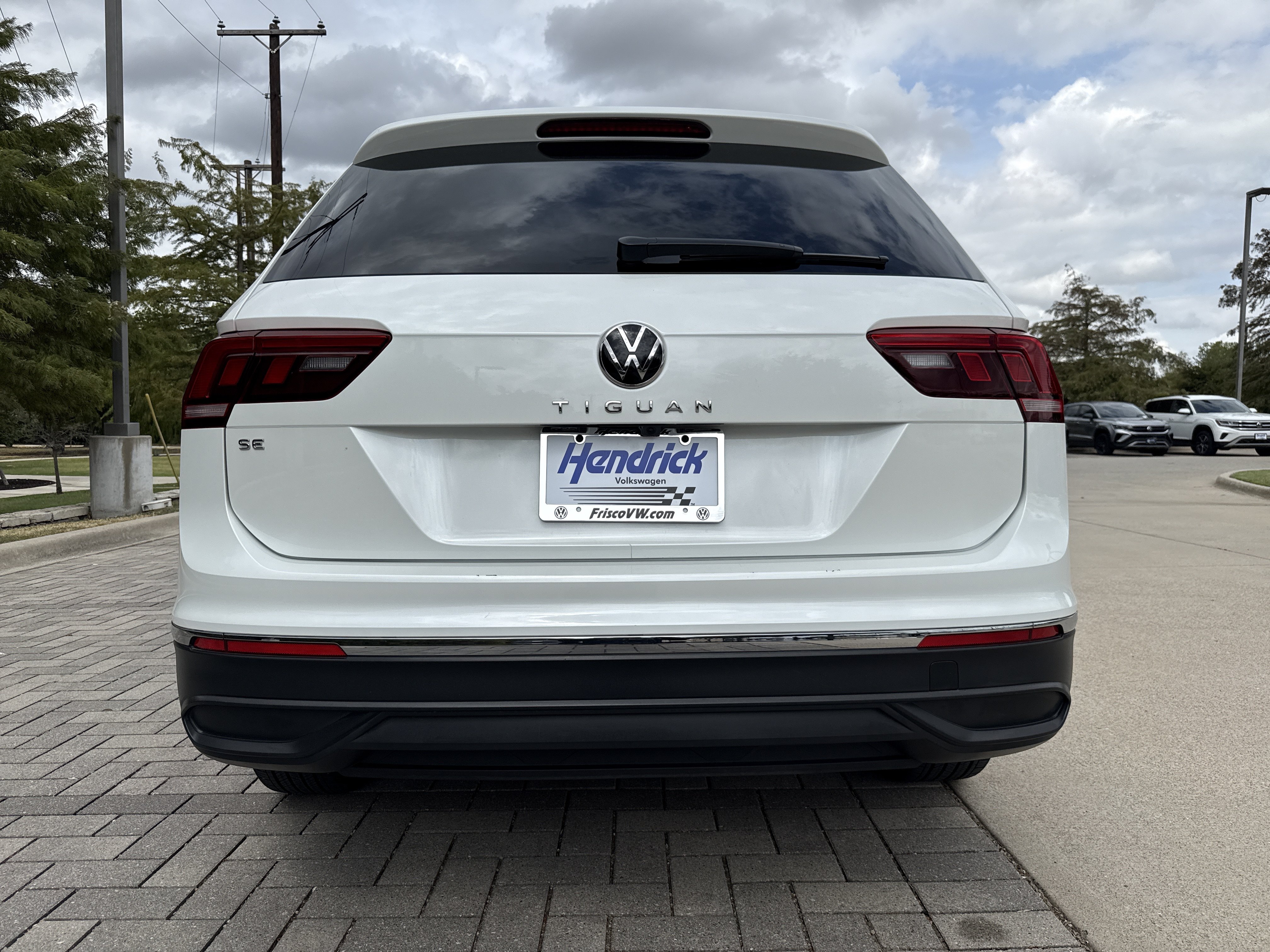 Certified 2023 Volkswagen Tiguan SE w/ Panoramic Sunroof Package FWD image 8