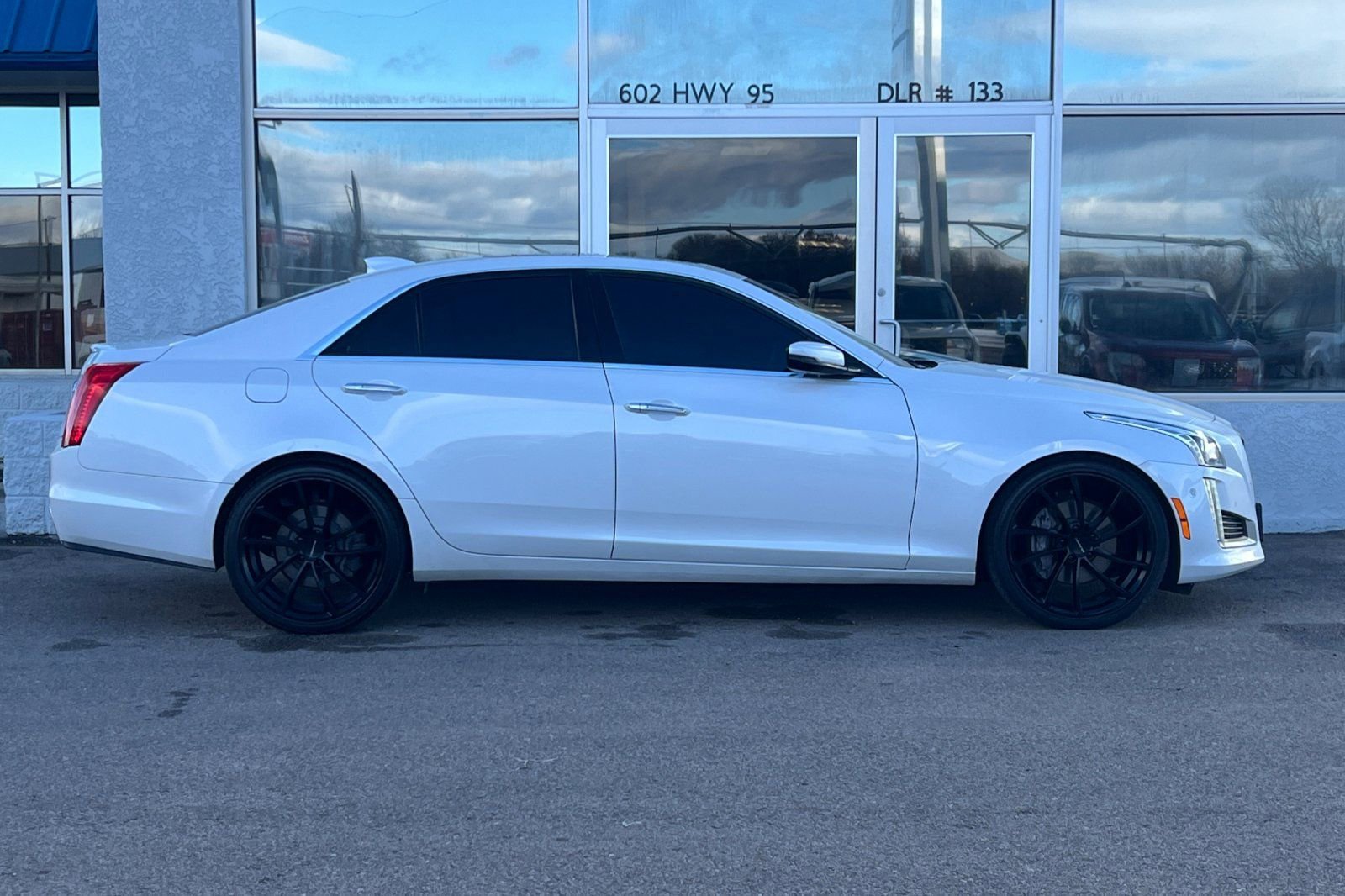 Used 2017 Cadillac CTS Premium Luxury image 3