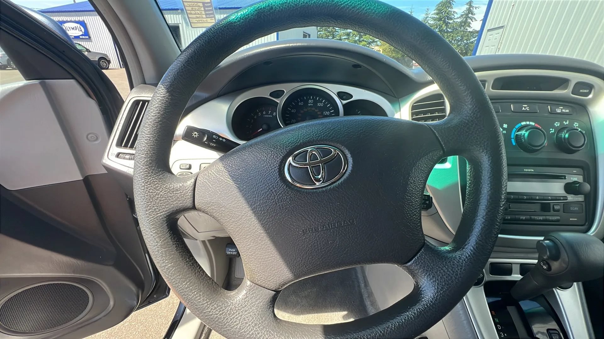 Used 2004 Toyota Highlander 2WD V6 image 21
