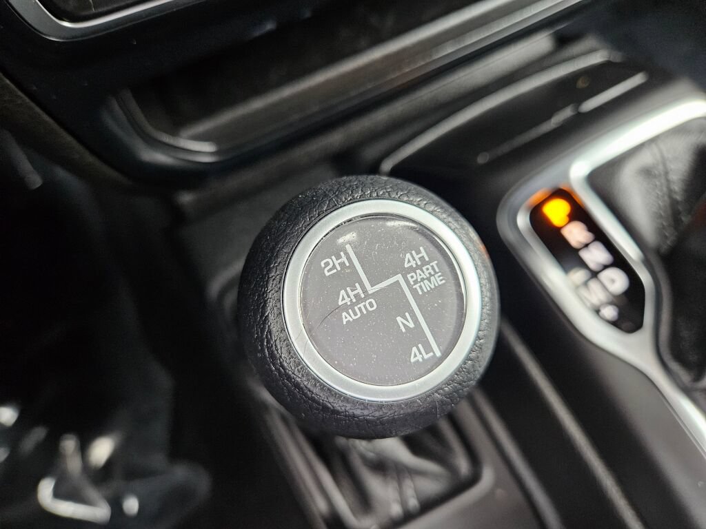 Used 2024 Jeep Wrangler Unlimited AWD/4WD image 27
