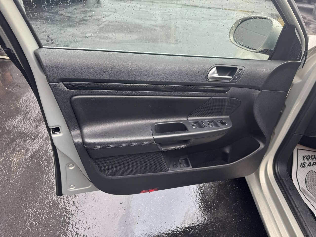 Used 2010 Volkswagen Jetta TDI FWD image 14