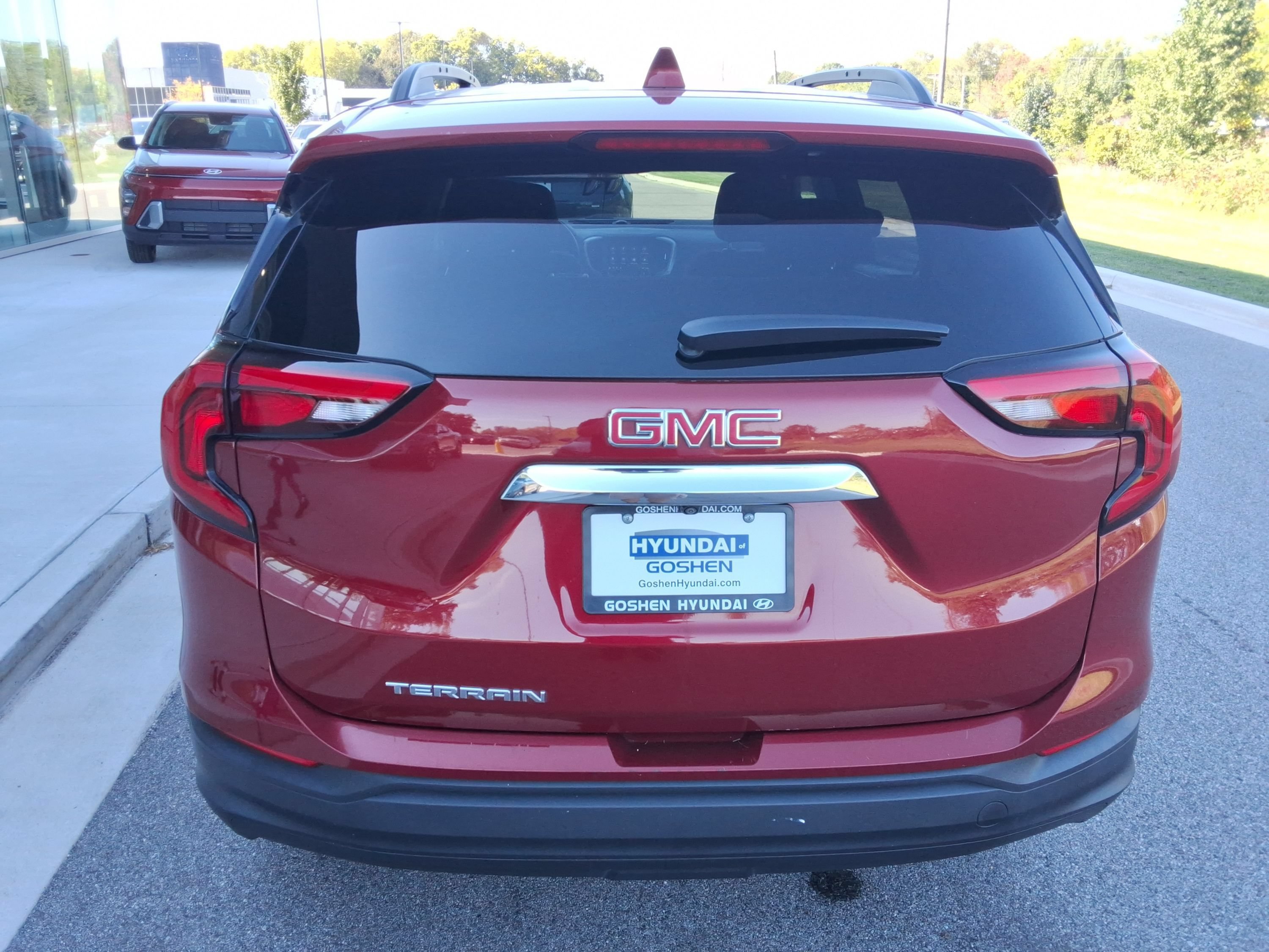 Used 2019 GMC Terrain SLE w/ Driver Convenience Package FWD image 12