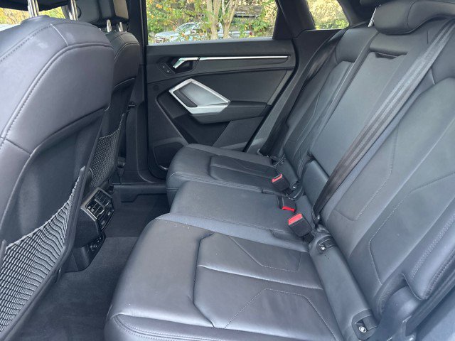 Used 2024 Audi Q3 2.0T Premium image 11