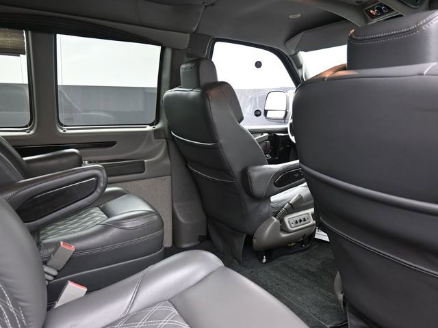 Used 2023 Chevrolet Express 2500 Extended image 28