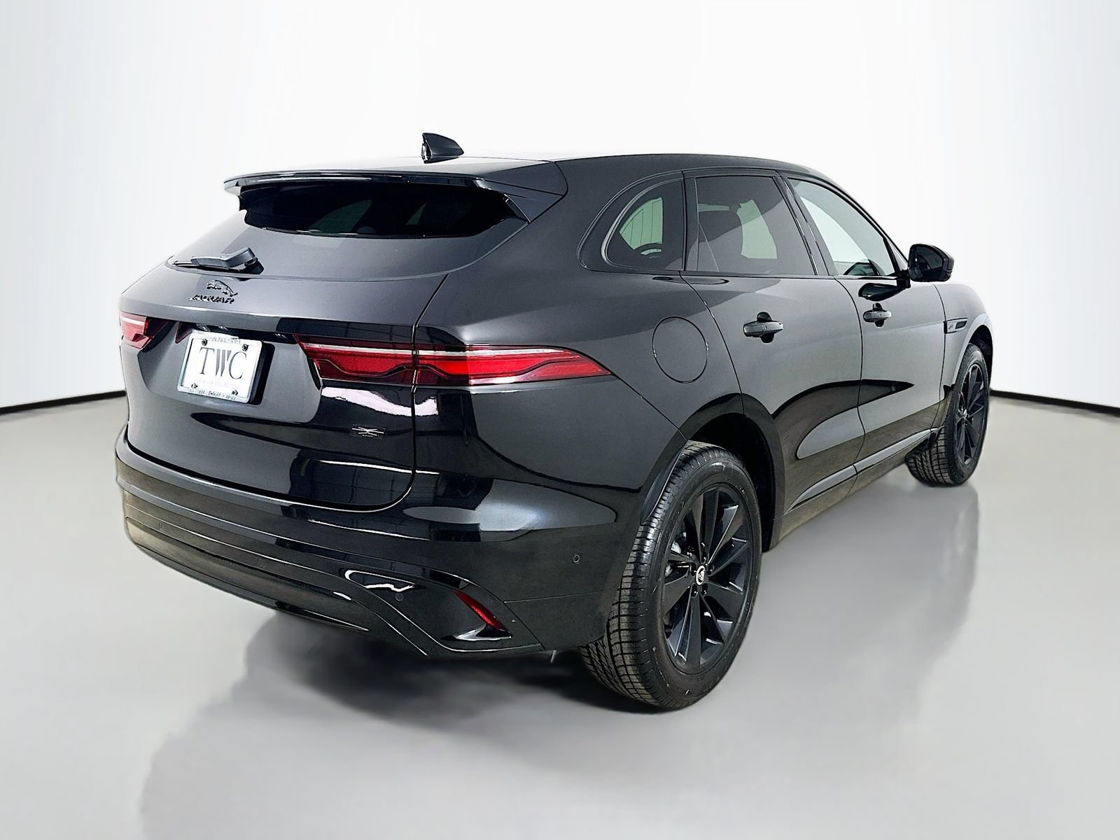 New 2026 Jaguar F-PACE R-Dynamic S AWD/4WD image 5
