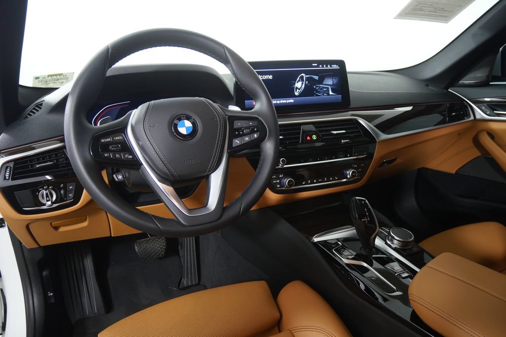 Used 2023 BMW 530i w/ Premium Package RWD image 17