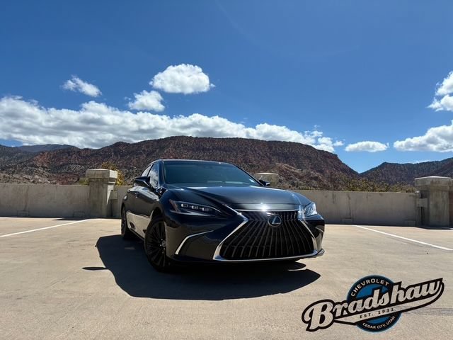 Used 2024 Lexus ES 350 Ultra Luxury w/ Accessory Package (Z1) FWD image 2