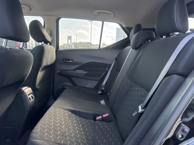 Used 2024 Nissan Kicks SV FWD image 9