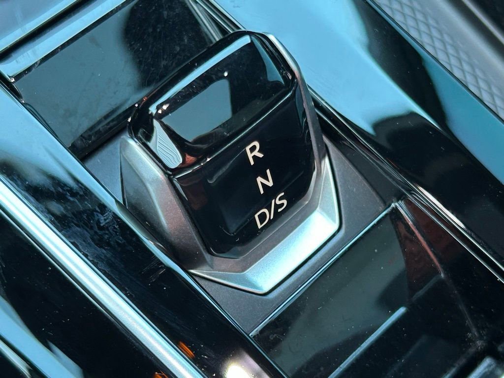 Used 2025 Volkswagen GTI SE w/ SE Leather Seating Package image 30