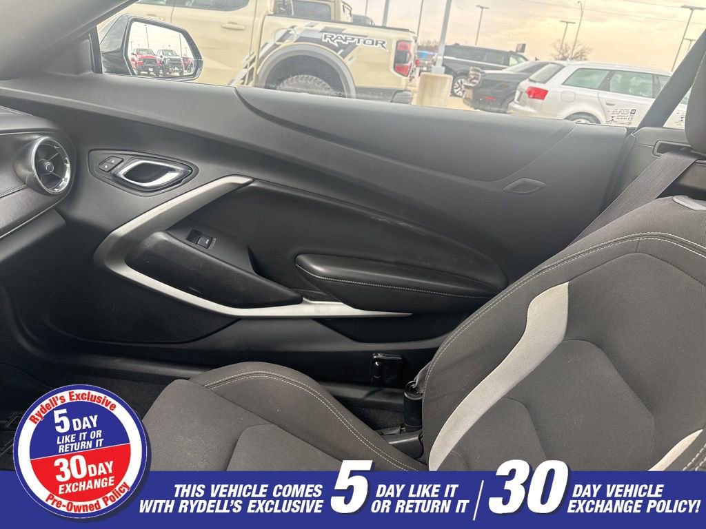 Used 2017 Chevrolet Camaro LT w/ RS Package image 13