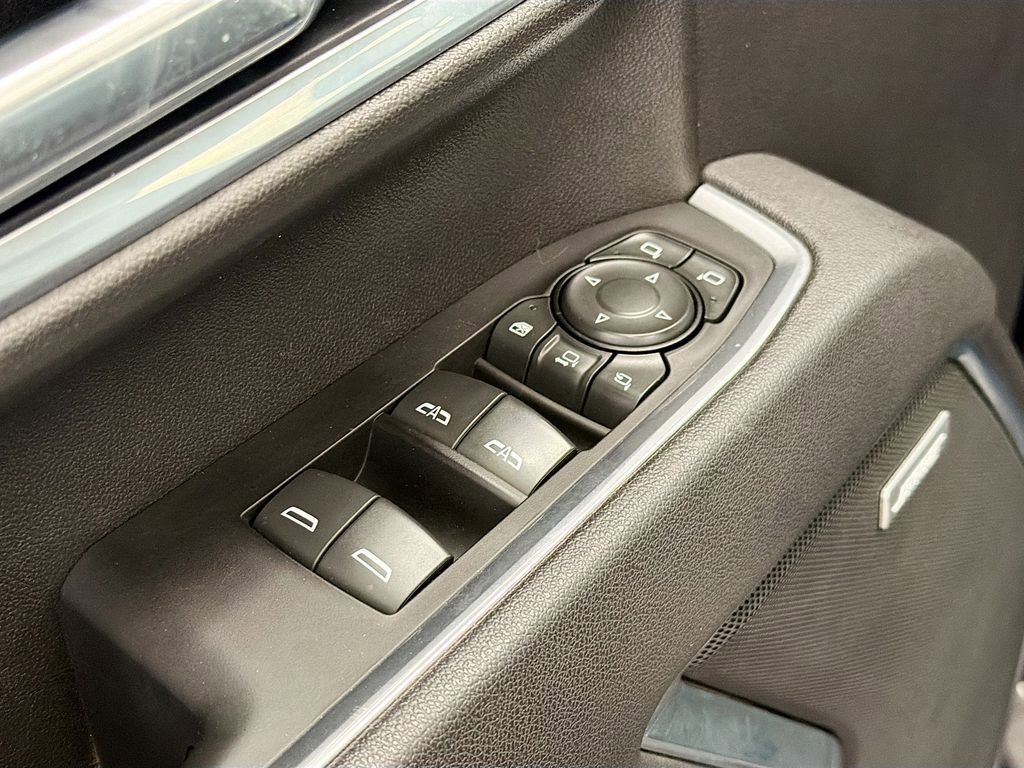 Used 2025 GMC Sierra 2500 SLT w/ SLT Convenience Package image 17