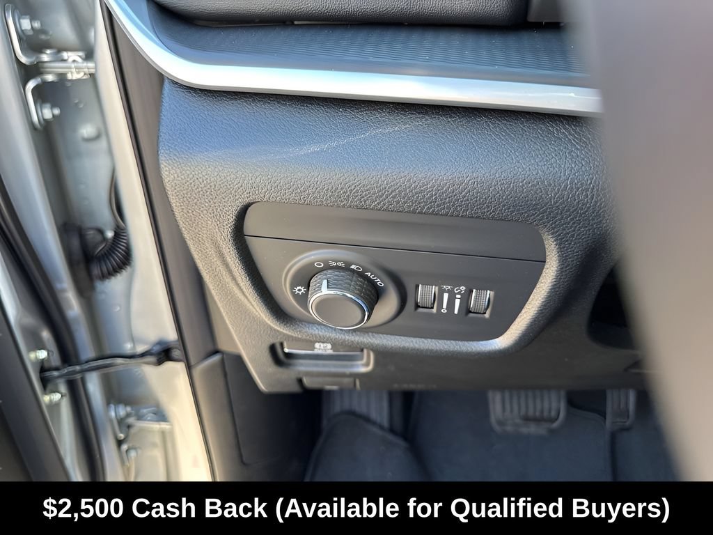New 2025 Jeep Grand Cherokee L Laredo w/ Luxury Tech Group I RWD image 33