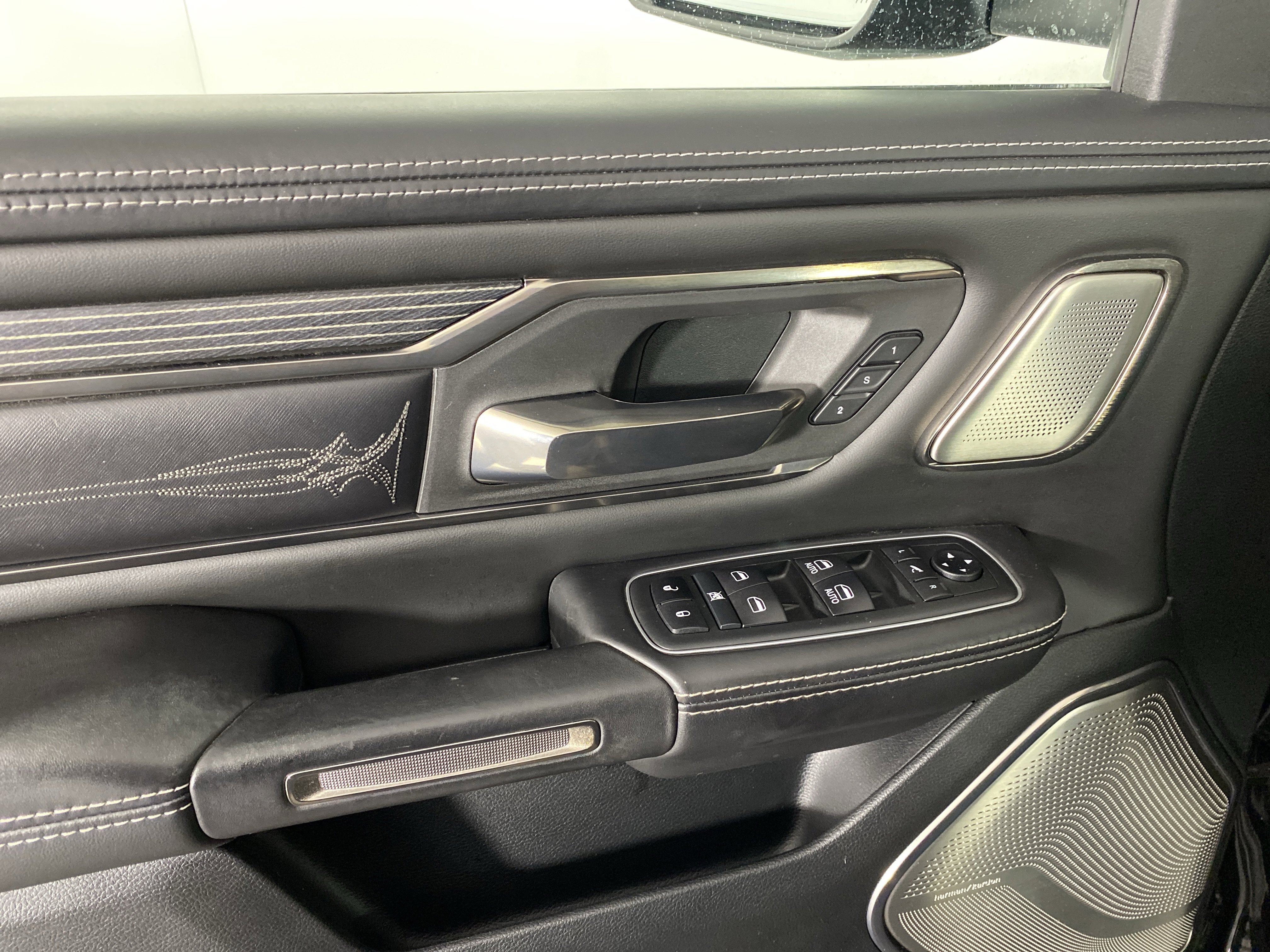 Used 2021 RAM 1500 Limited w/ Night Edition image 15