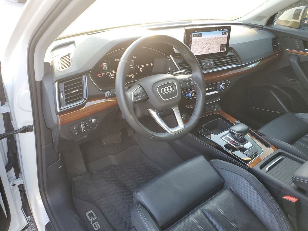 Used 2021 Audi Q5 Prestige w/ Prestige Package image 6