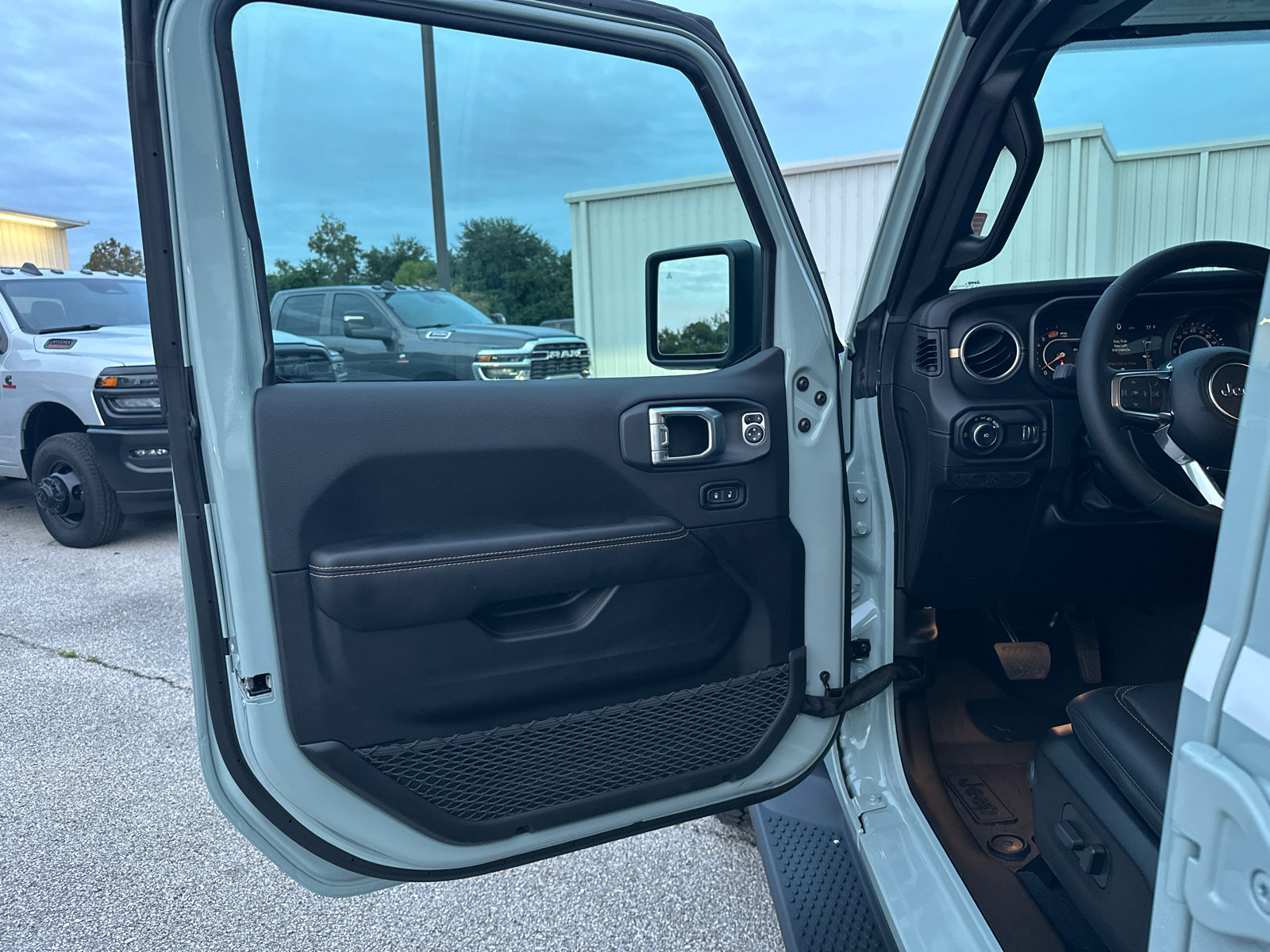 New 2027 Jeep Wrangler Unlimited Sahara AWD/4WD image 10