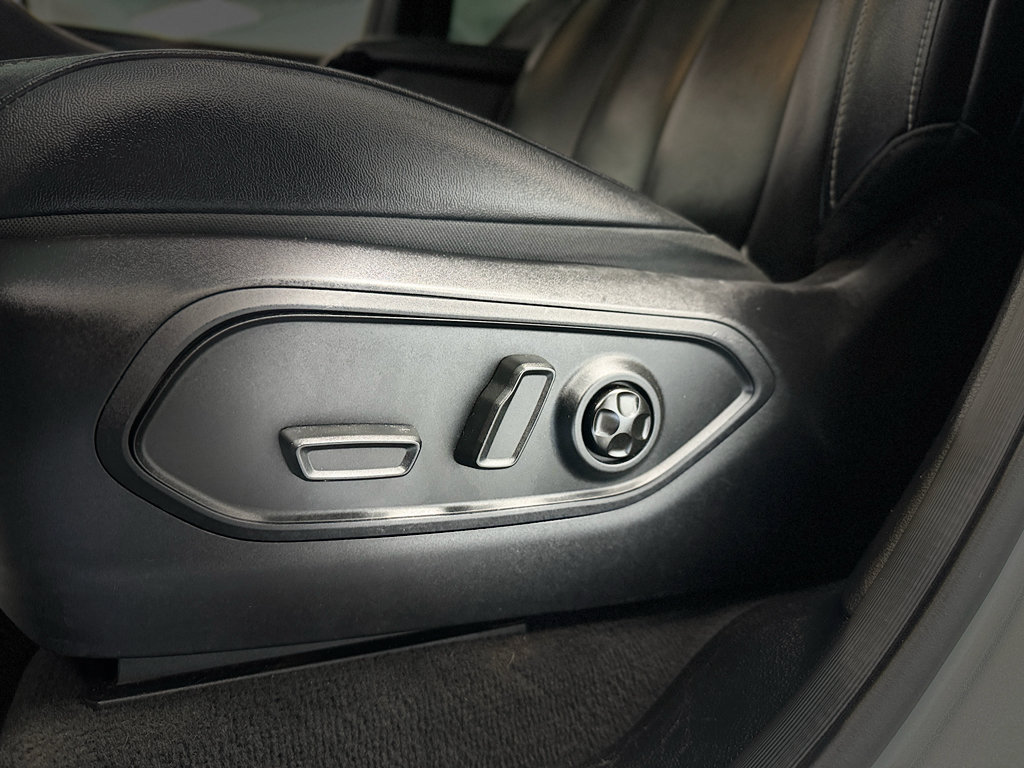 Used 2024 Jeep Grand Cherokee Limited 4xe AWD/4WD image 16