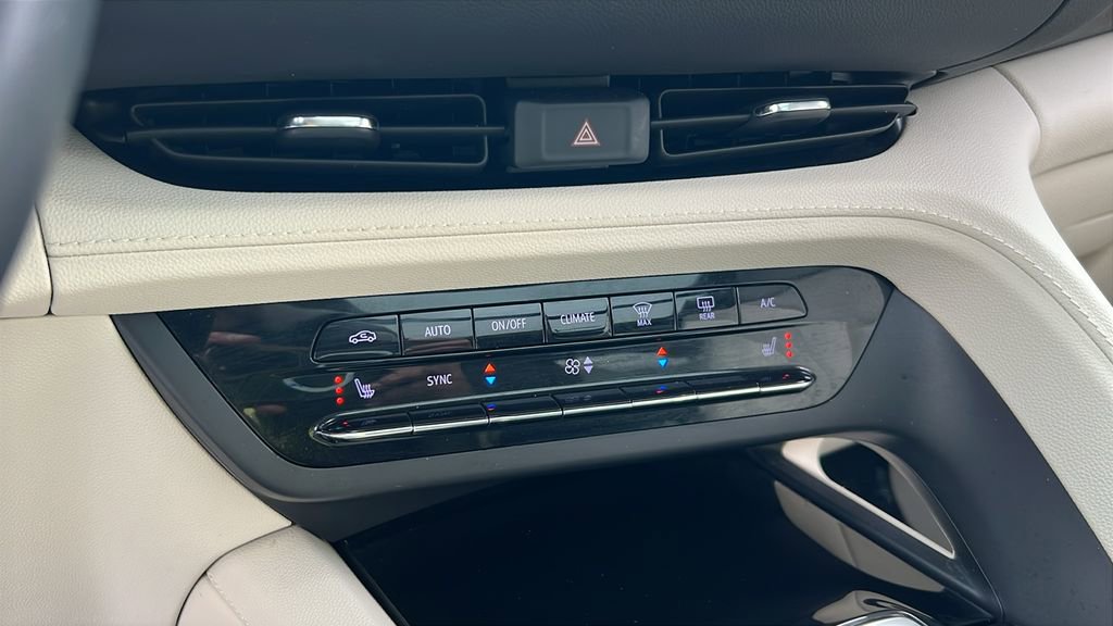 Used 2022 Buick Envision Essence w/ Safety Package image 30