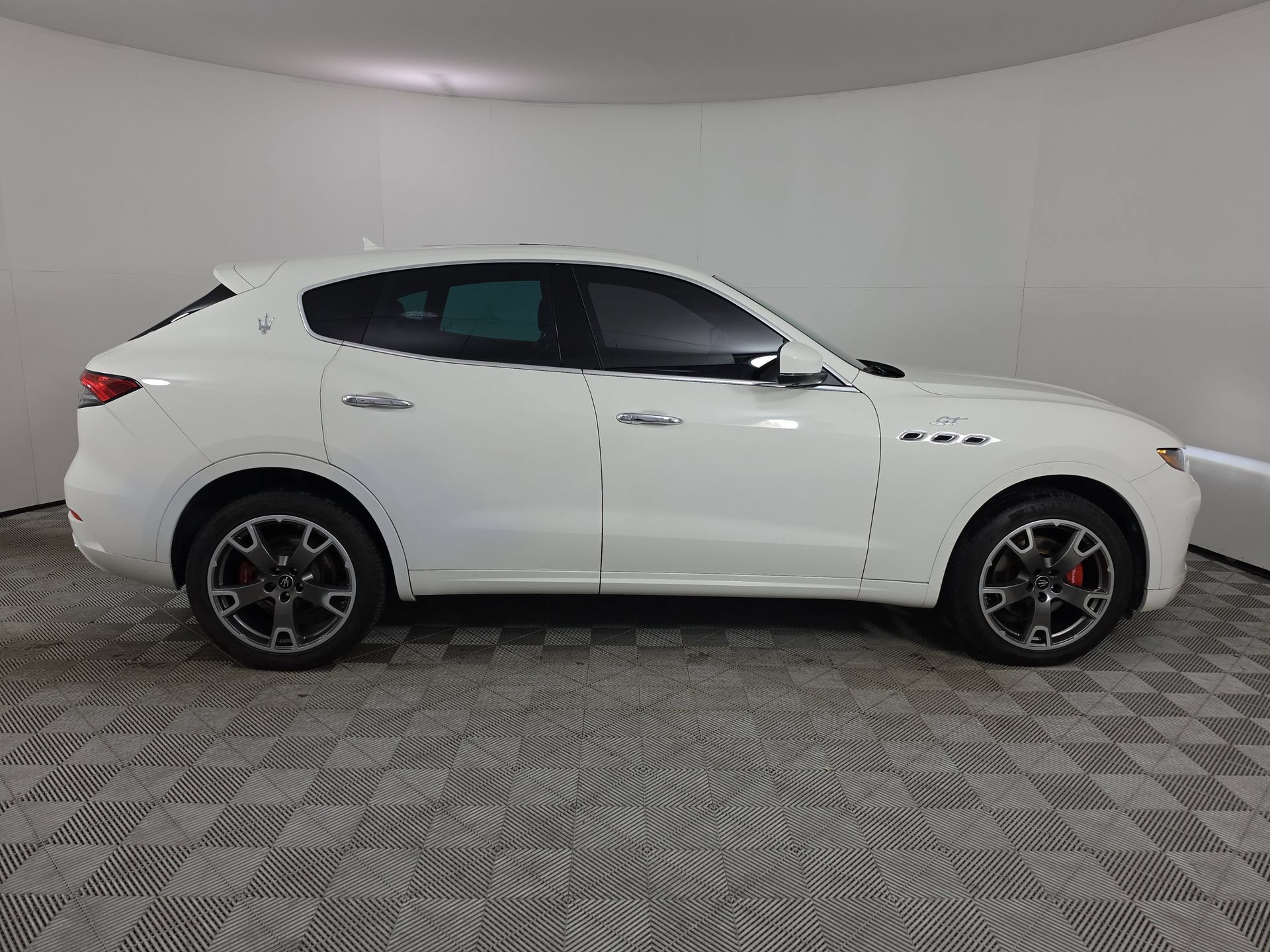 Used 2023 Maserati Levante GT AWD/4WD image 8