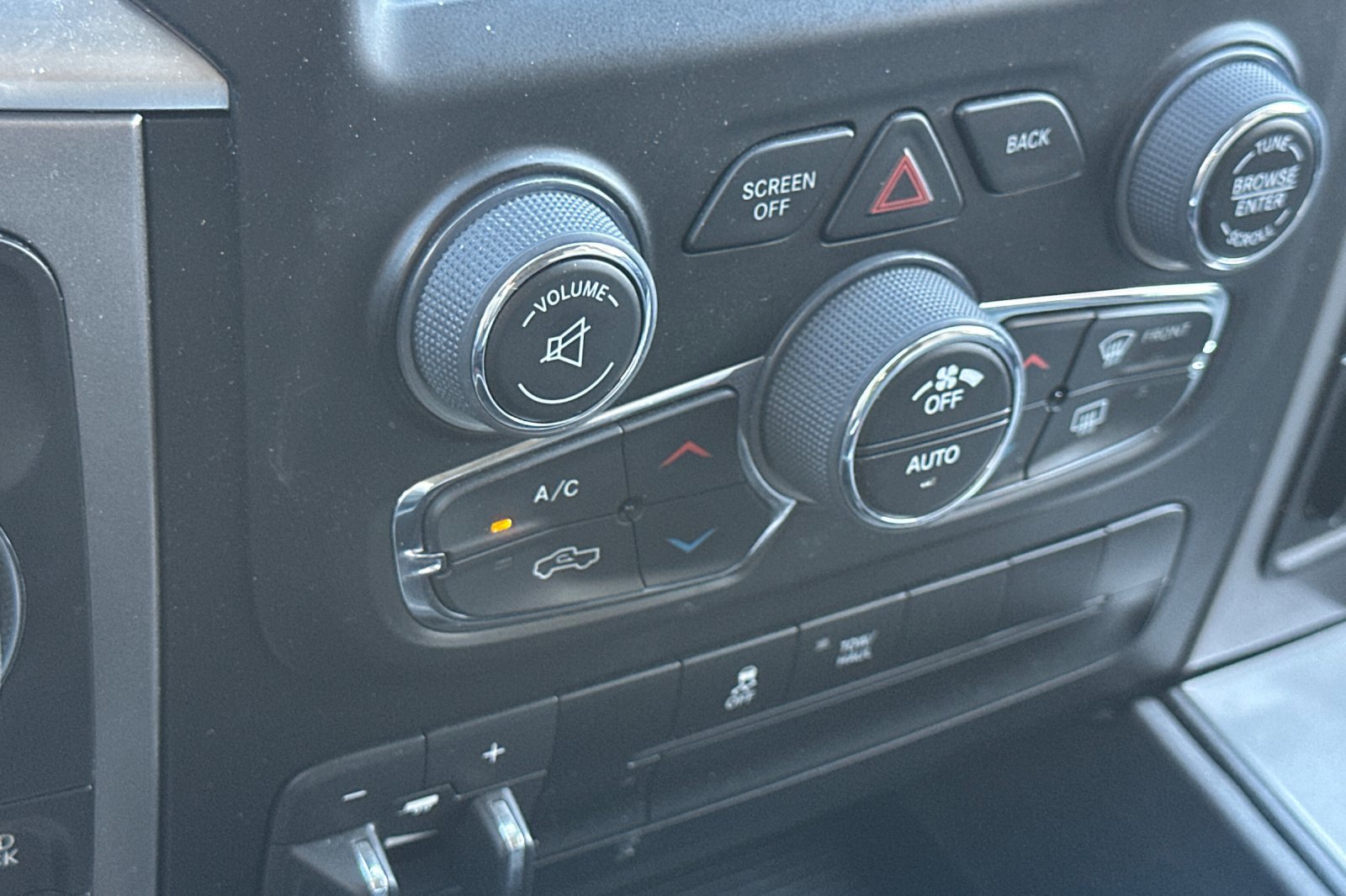 Used 2023 RAM 1500 Classic SLT w/ Trailer & Traction Group AWD/4WD image 28