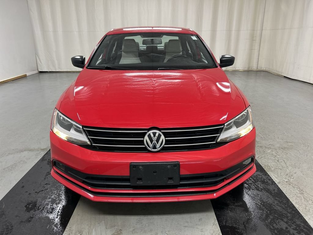 Used 2016 Volkswagen Jetta Sport FWD image 3