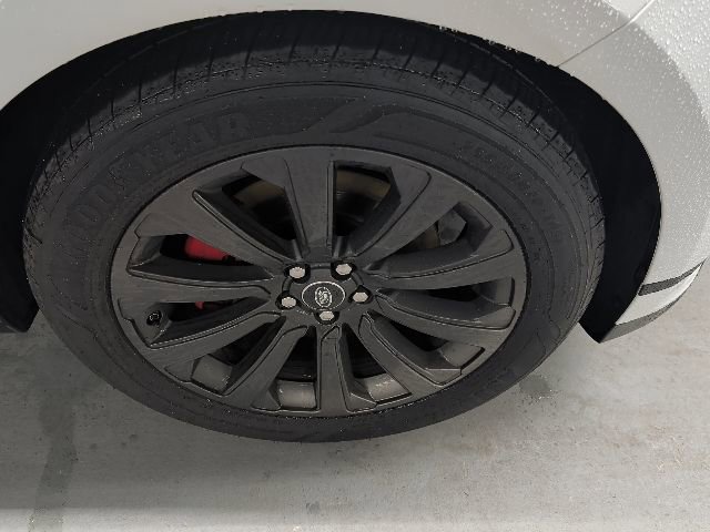 Used 2020 Land Rover Range Rover Velar R-Dynamic S image 7