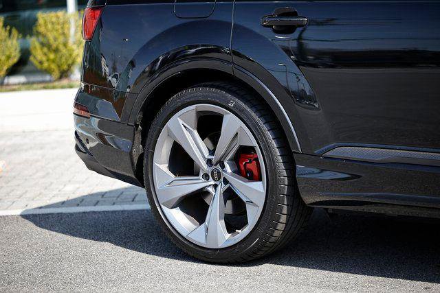 Certified 2026 Audi Q7 3.0T Prestige image 6