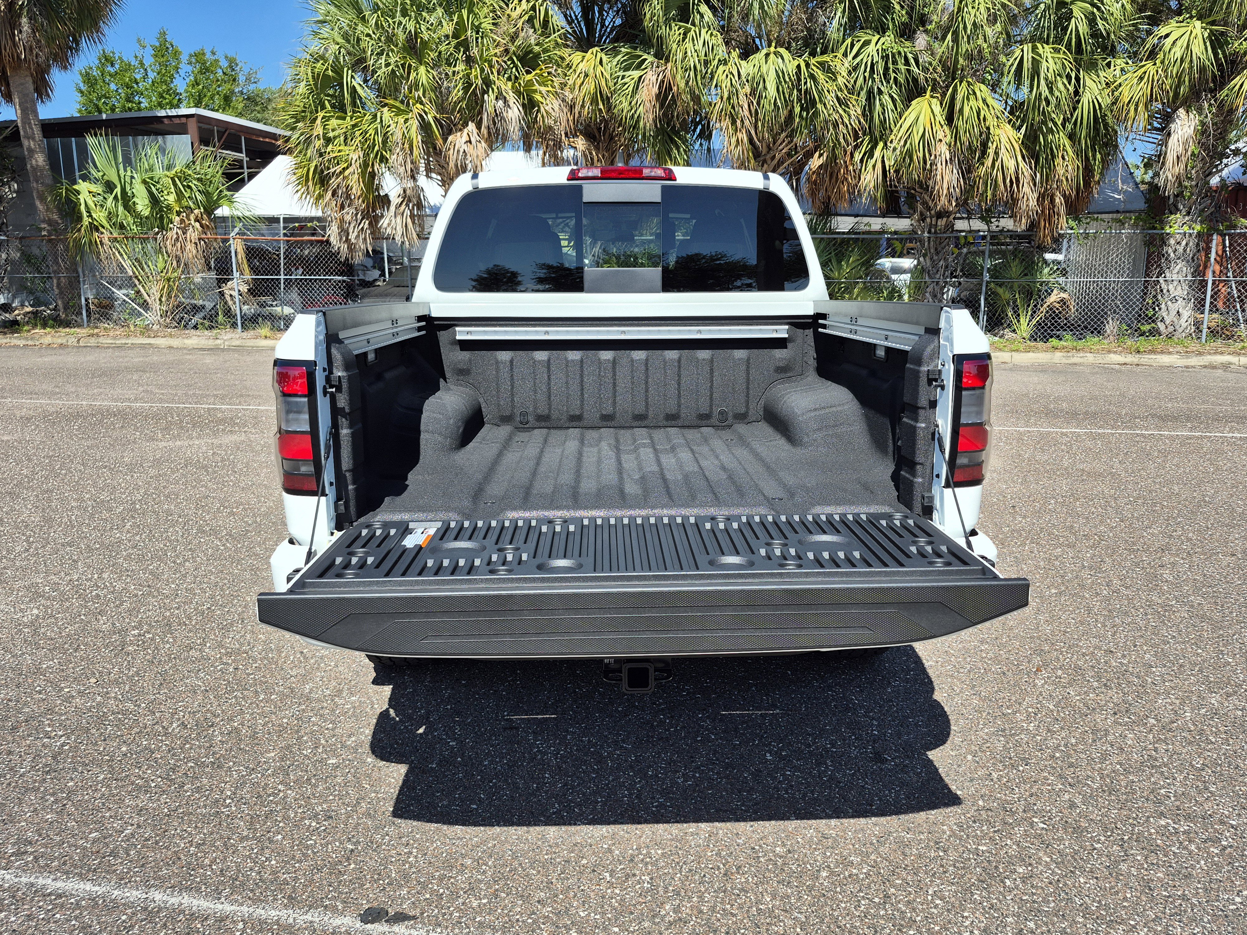 New 2026 Nissan Frontier Pro-X w/ Pro-X Convenience Package RWD image 12