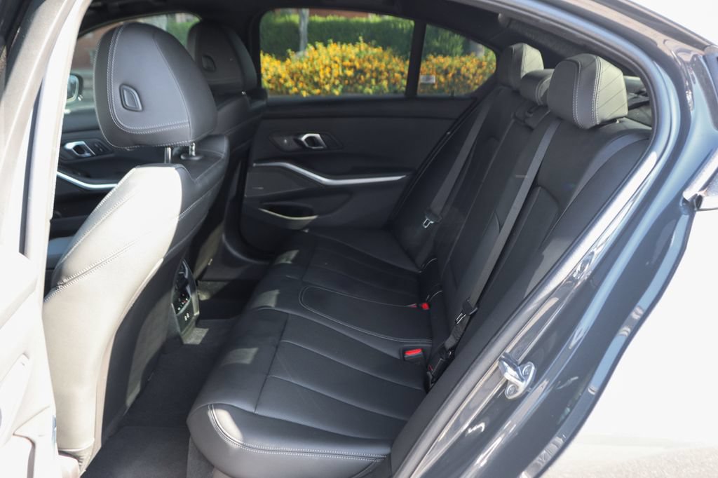Used 2025 BMW M340i w/ Premium Package RWD image 28