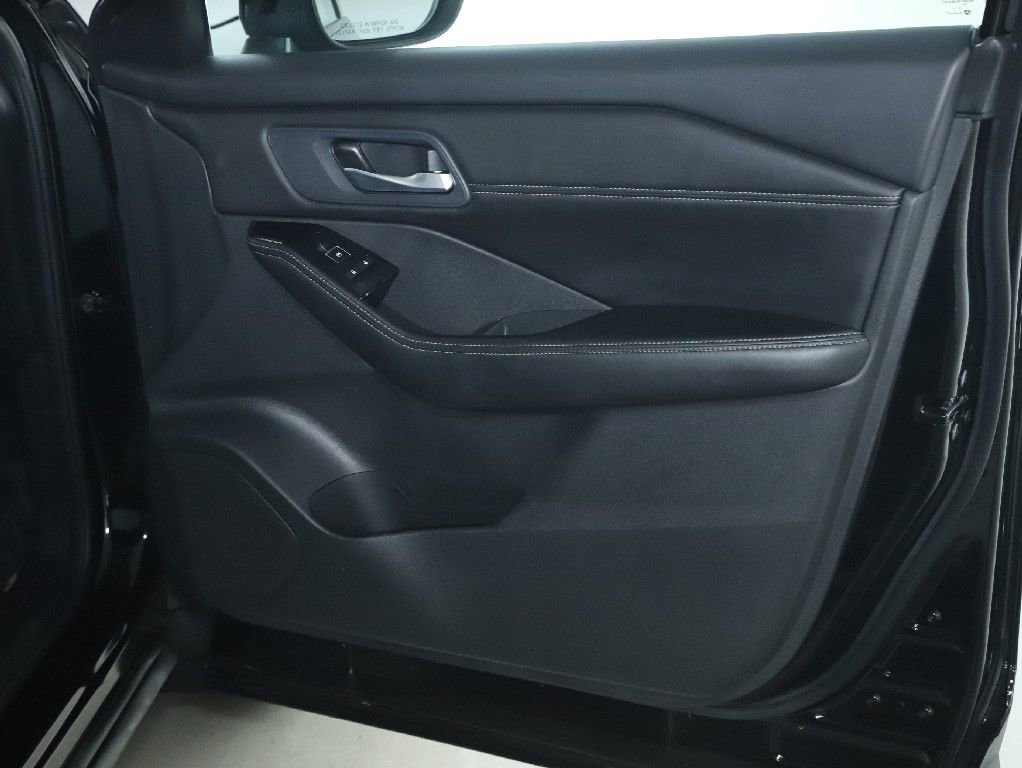 Certified 2024 Nissan Rogue SL image 34