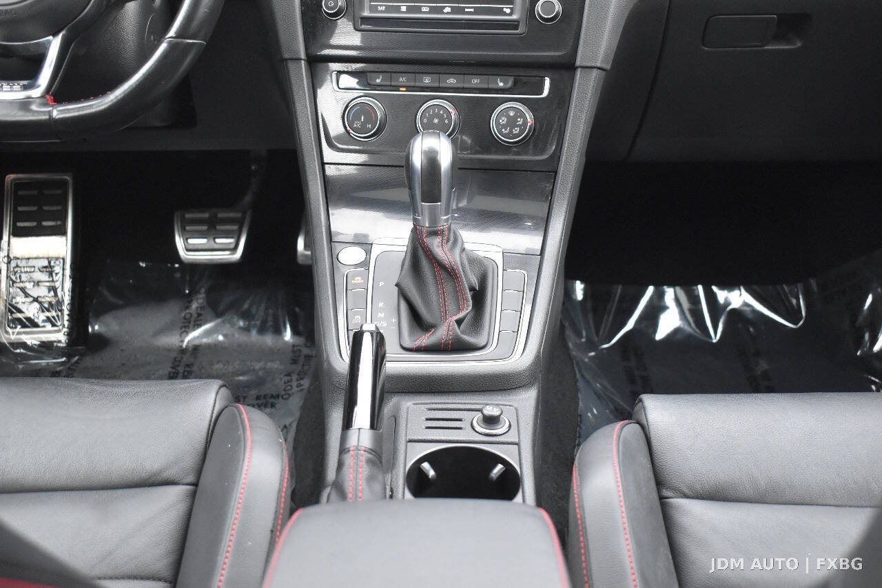 Used 2017 Volkswagen GTI SE FWD image 24