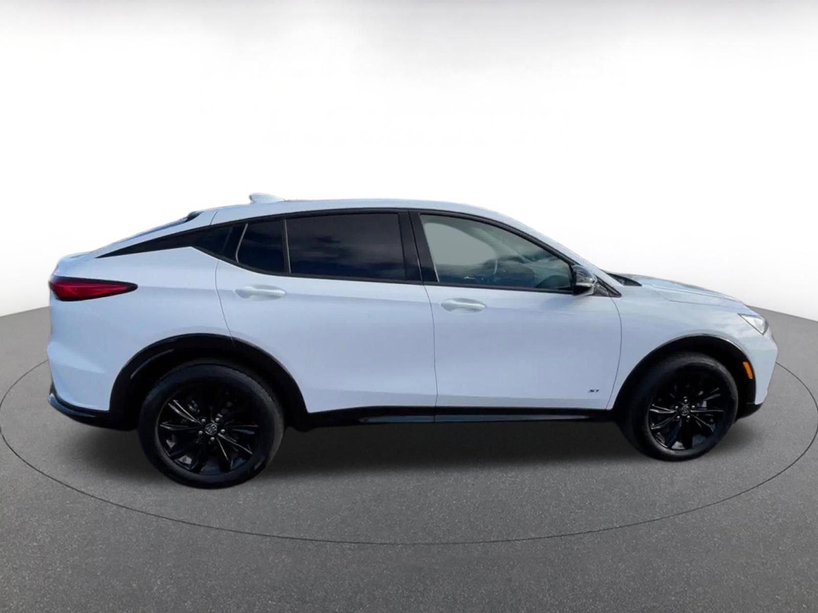 Used 2025 Buick Envista Sport Touring image 16