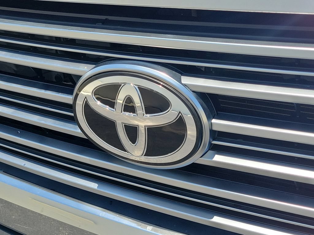 Used 2021 Toyota Tundra SR5 w/ SR5 Upgrade Package AWD/4WD image 10