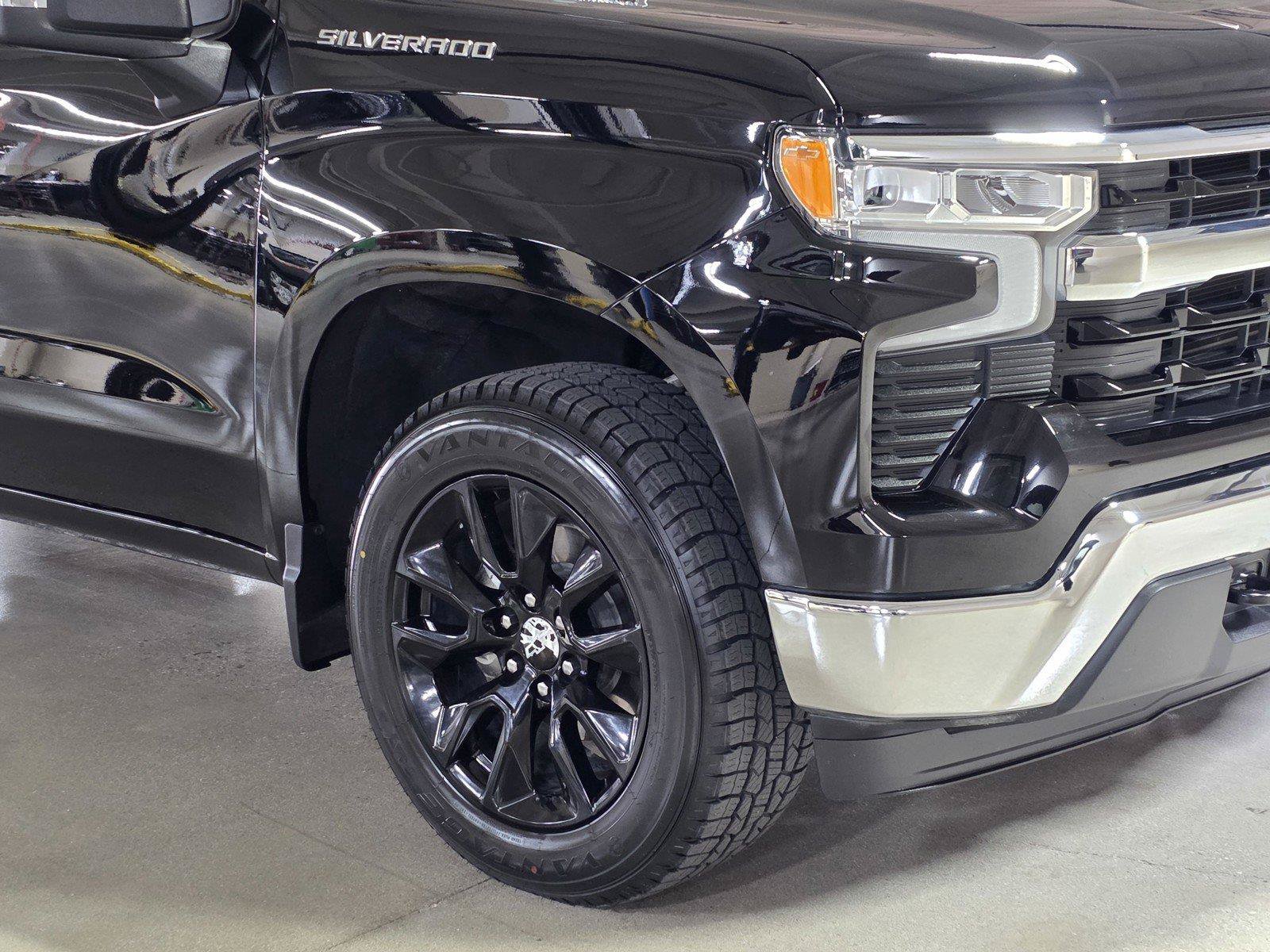 Used 2025 Chevrolet Silverado 1500 LT AWD/4WD image 10